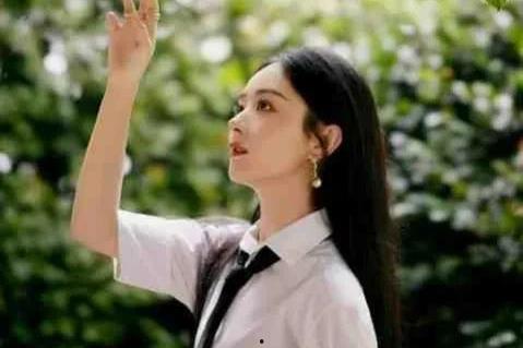 娱乐圈的吃瓜影帝章节错乱,影帝吃瓜事件，章节错乱揭秘幕后真相