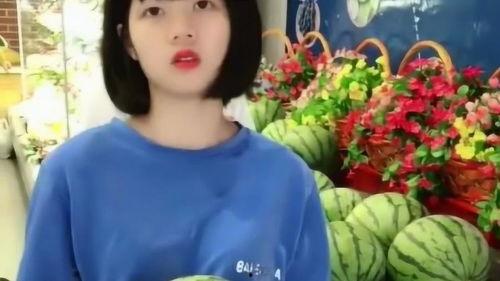 娱乐吃瓜酱姐姐打弟弟